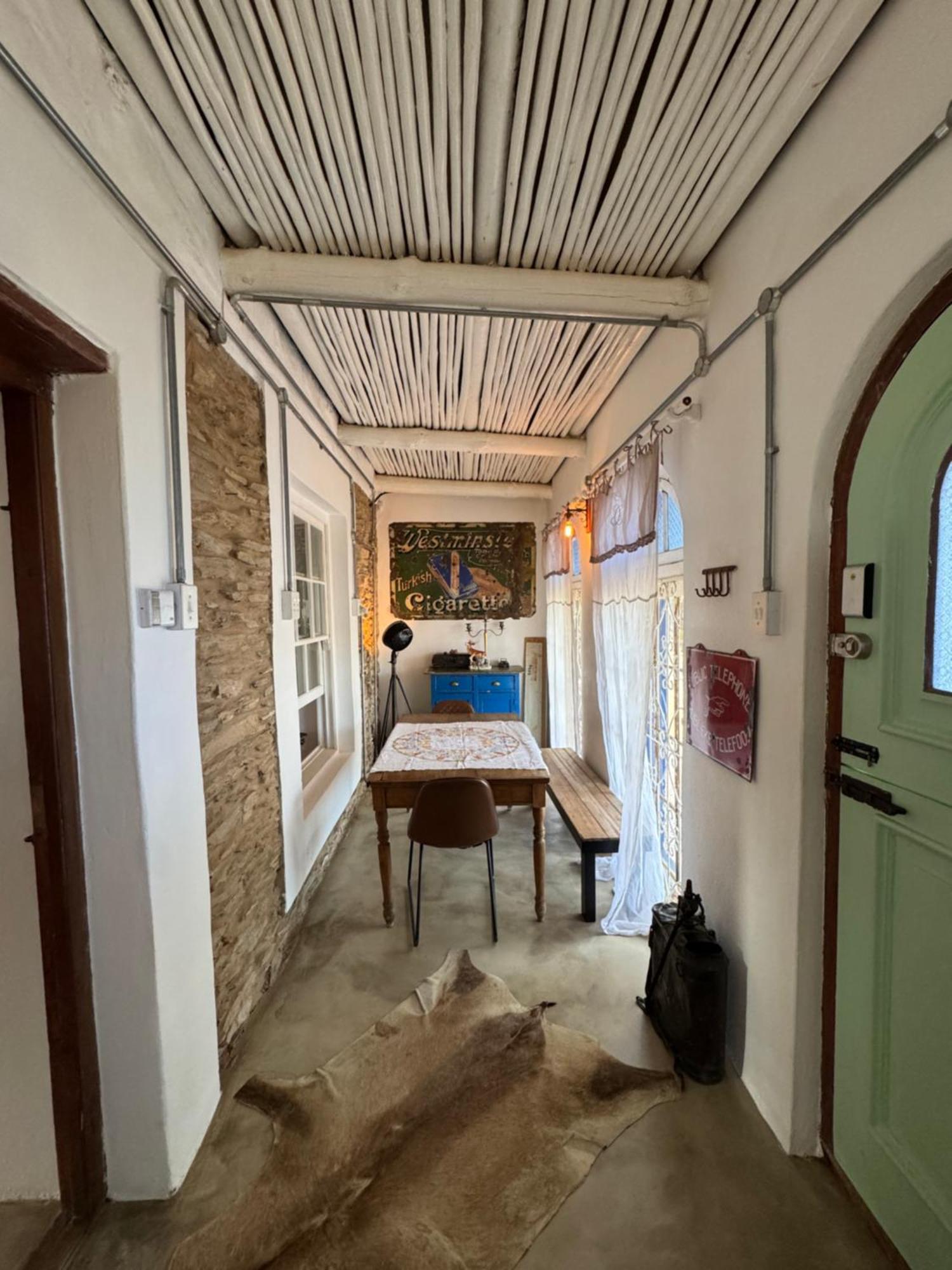 The Karoo Moon Motel Барридейл Экстерьер фото